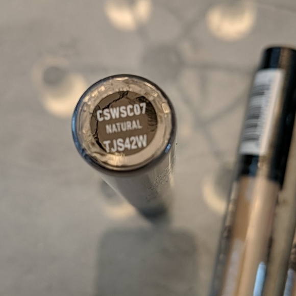 NYX Contour concealer .11 FL. Oz. X 3 natural. - Picture 2 of 2